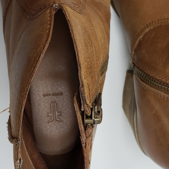 Frye Ankle Boots Women's Size 6.5 Jennifer Wheat Side Zip Pointed Toe - Flaws - Picture 11 of 12